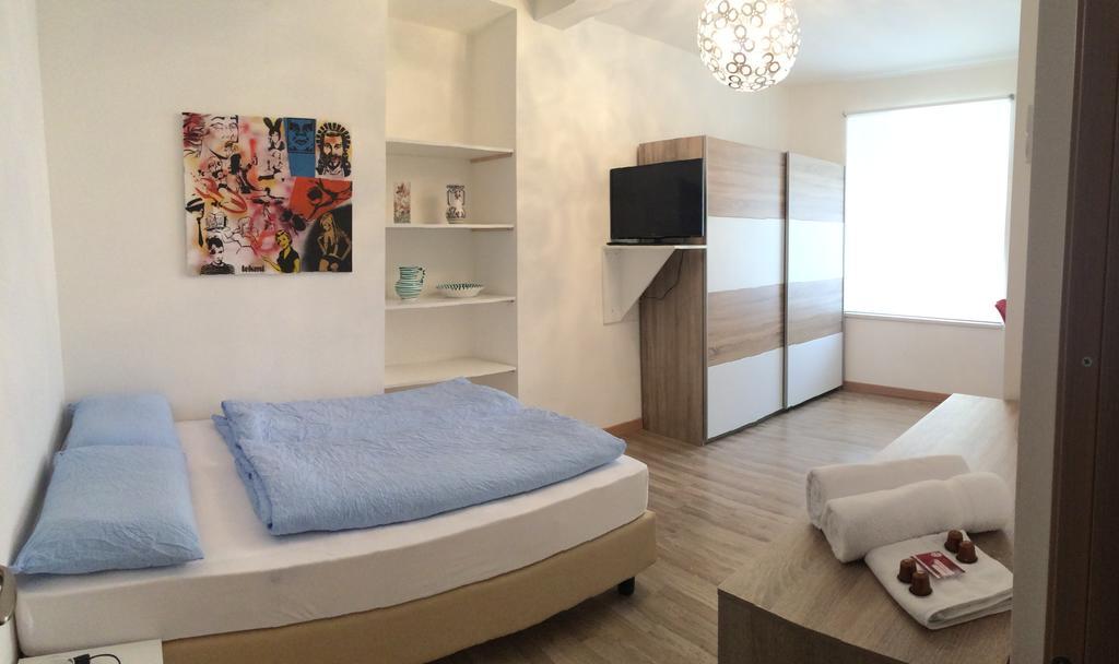 Rosengarten Apartments Bolzano Rum bild